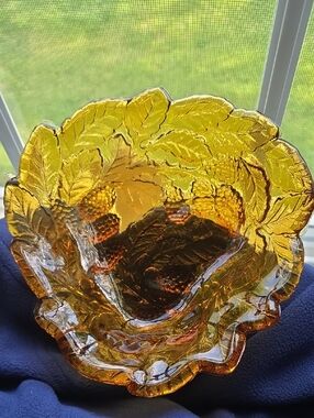 ✨ Vintage Amber Glass Leaf Dish Amber Leaf Pattern Glass Decorative Bowl - Amber